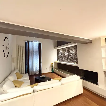 Cavour Luxury Apartmán *